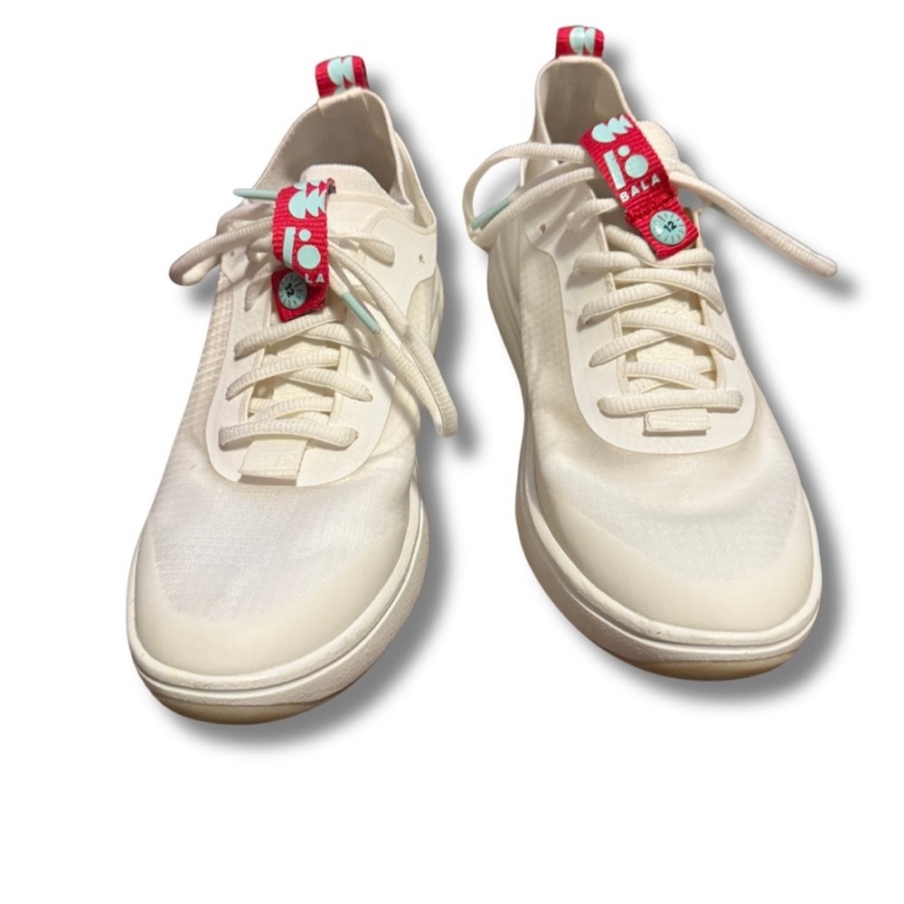 Bala Twelves Nursing Shoes - Flow
White - Unisex W6.5 / M5.5